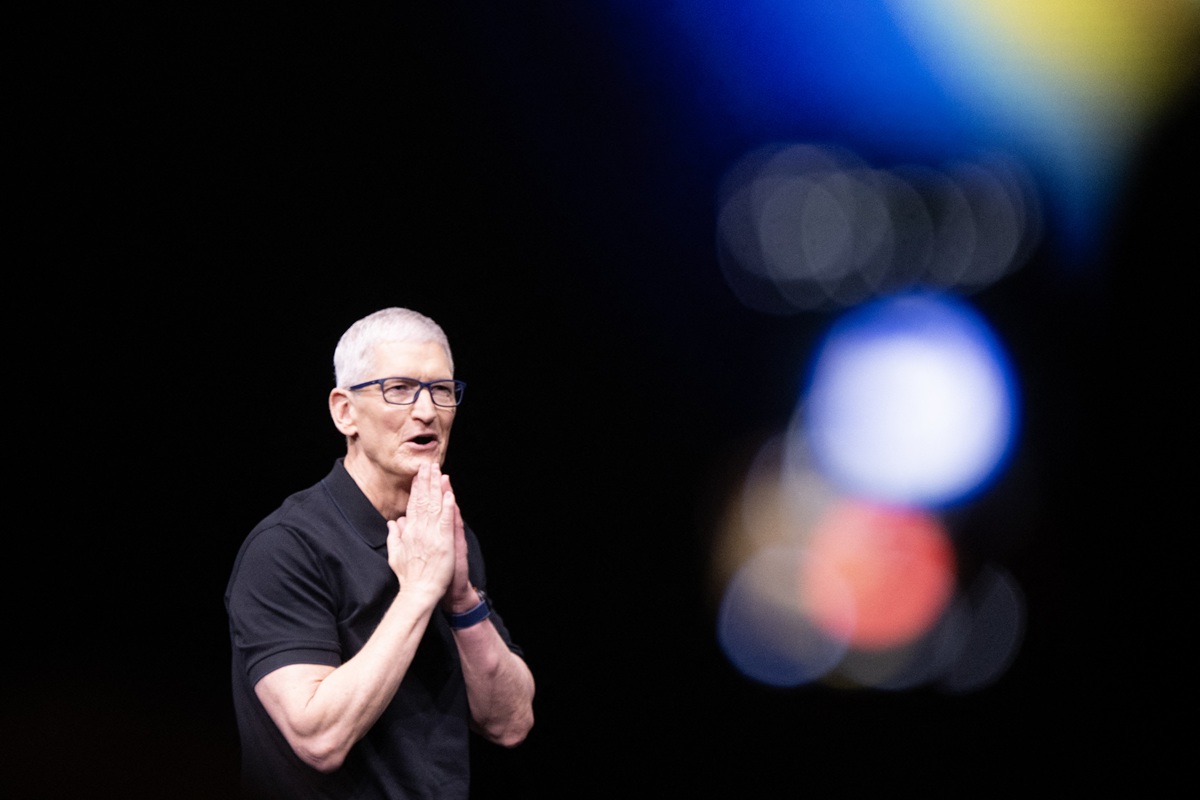 Τιμ Κουκ: «Αν κοιτάς το iPhone σου περισσότερο από τους ανθρώπους, κάνεις λάθος»