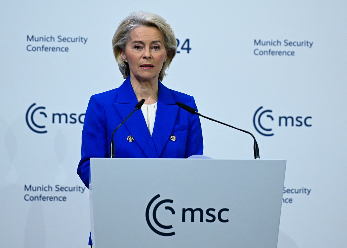 Η φον ντερ Λάιεν ζητά «ρήτρας αμοιβαίας άμυνας» στην Ευρώπη