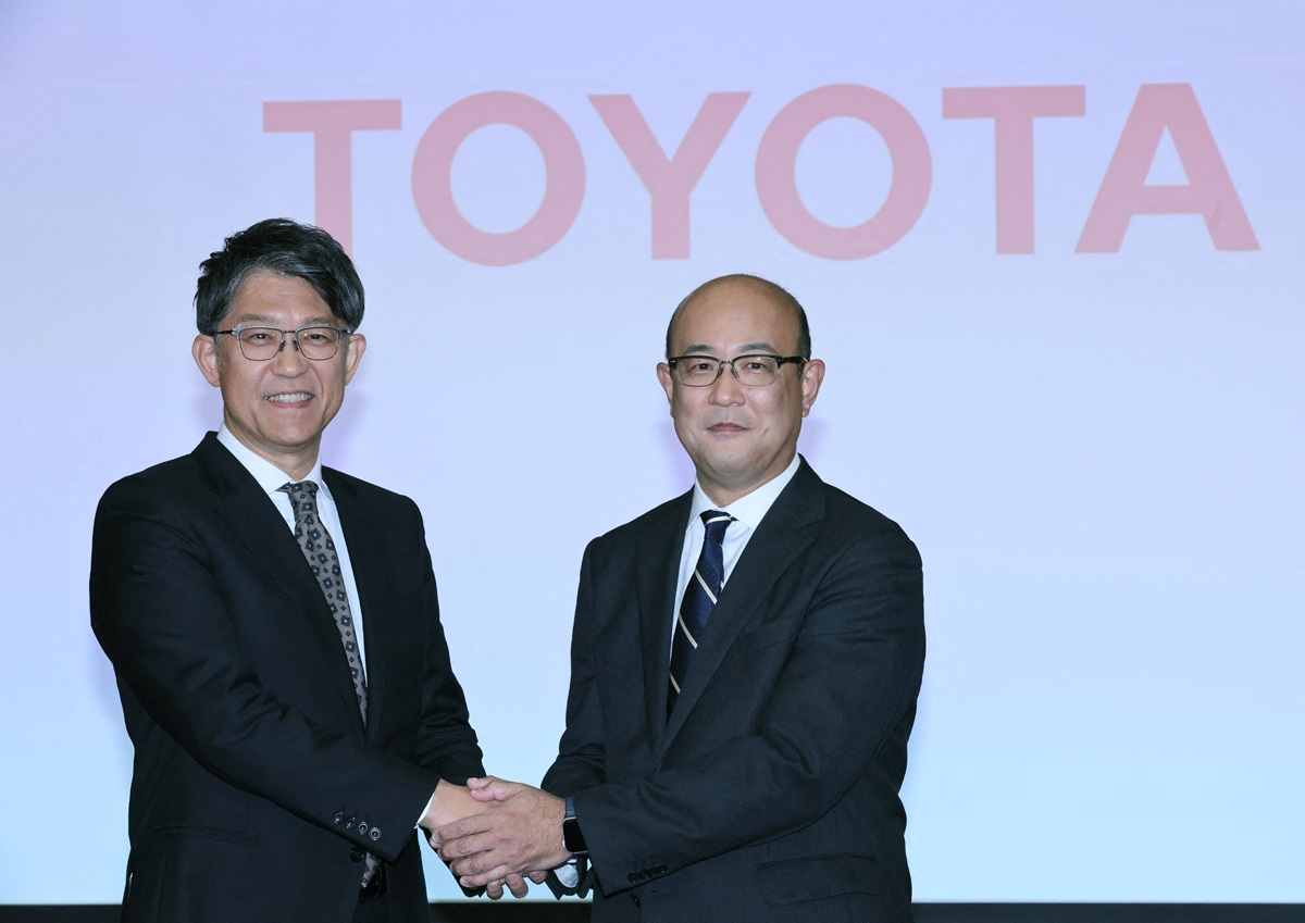 Αλλαγή σκυτάλης στην Toyota: Στο τιμόνι ο πρώην CFO Κέντα Κον