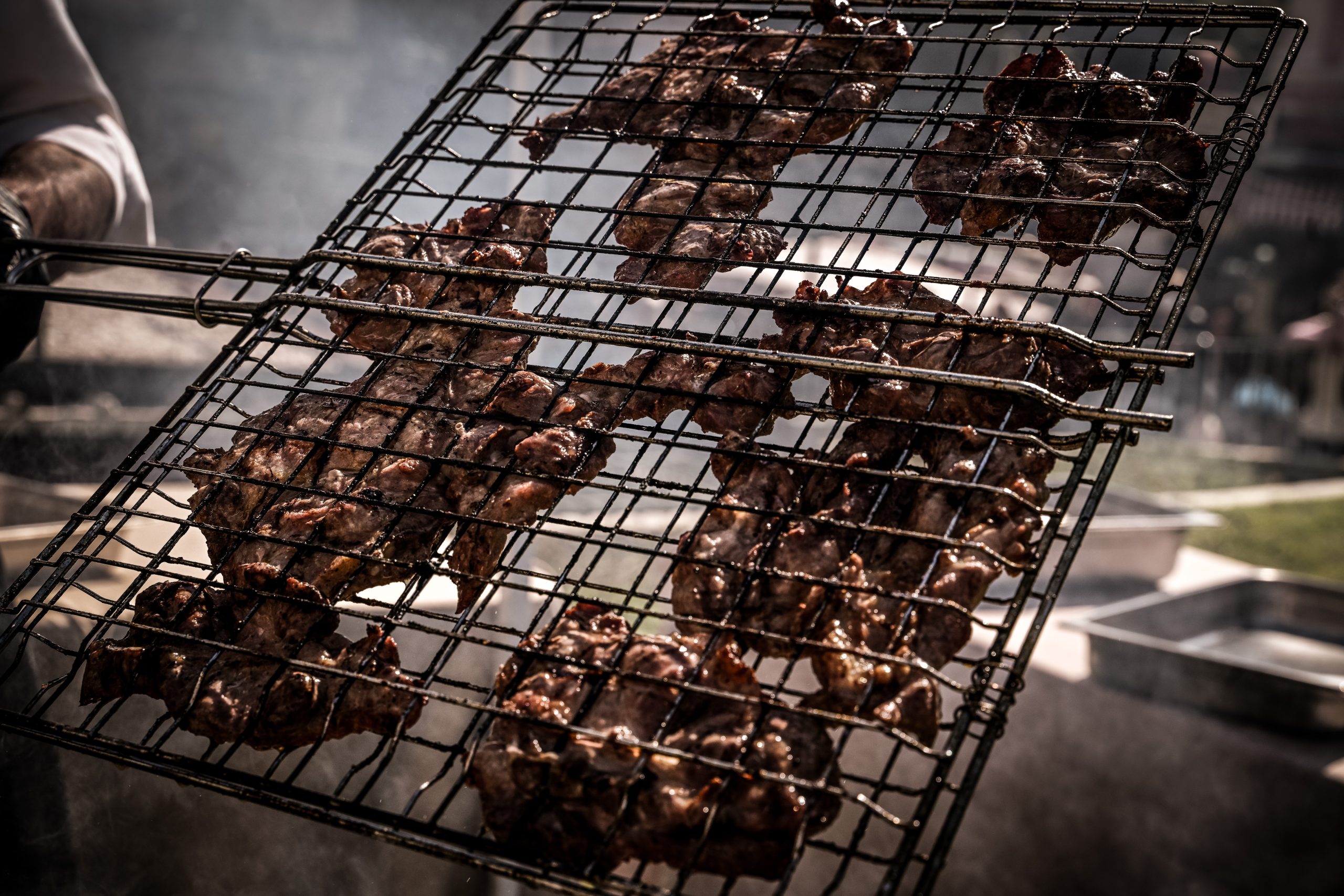 Τσικνοπέμπτη: Τιμές «φωτιά» στα κρέατα – Πόσο θα κοστίσει το φαγητό στο σπίτι