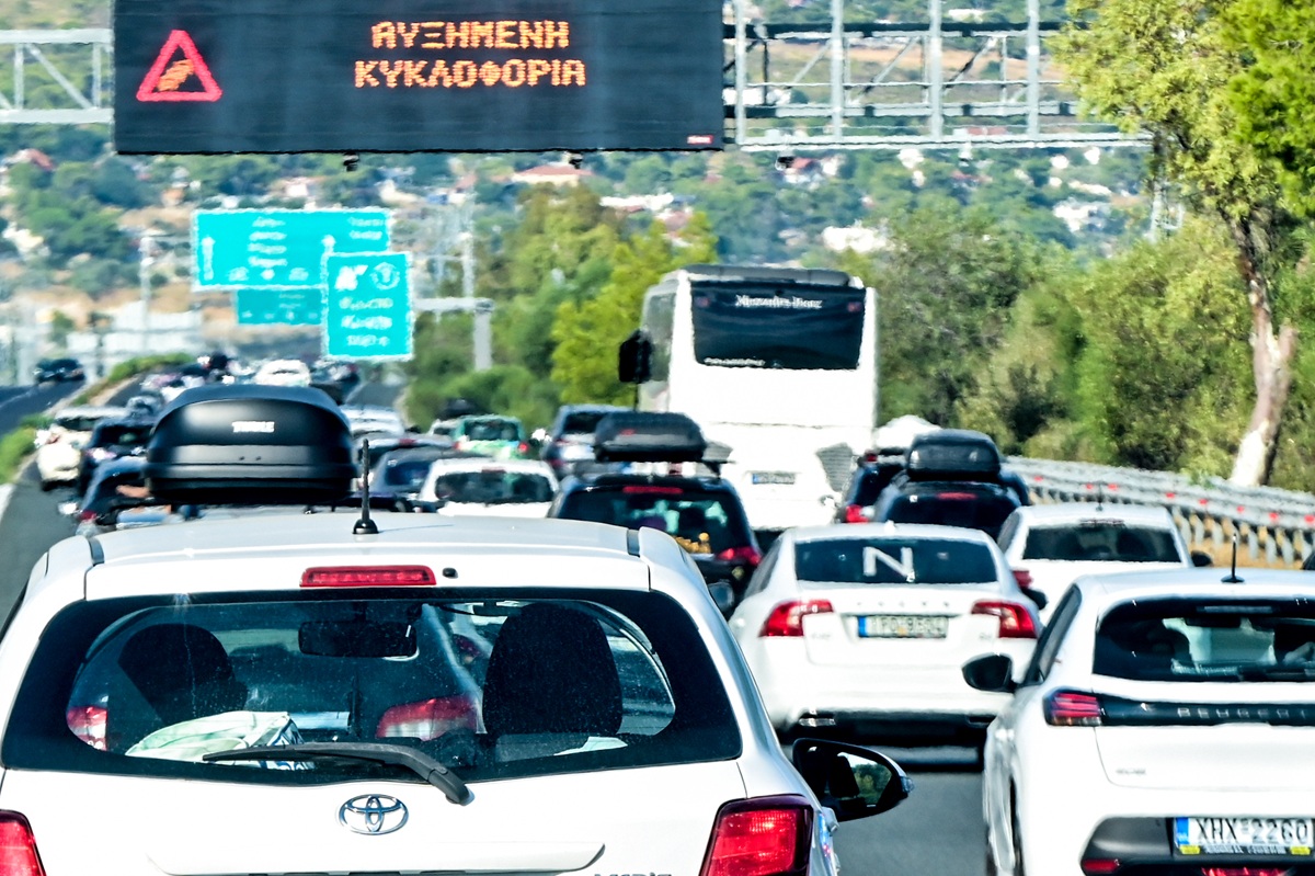 Καθαρά Δευτέρα: Σε εξέλιξη η «μάχη» της επιστροφής — Πού εντοπίζεται η μεγαλύτερη κίνηση