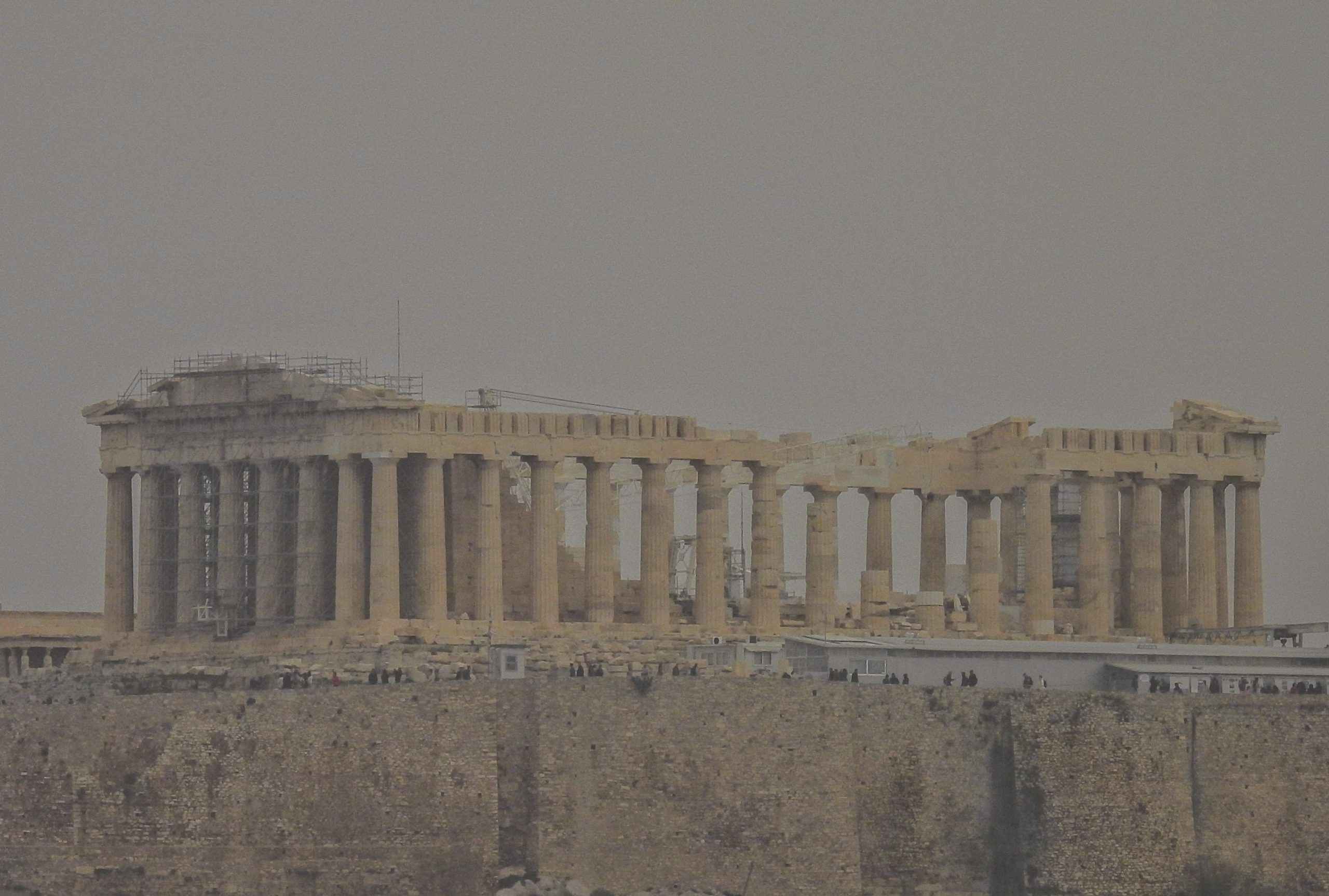 Η αφρικανική σκόνη «πνίγει» την Αθήνα – Πώς να προστατευτείτε