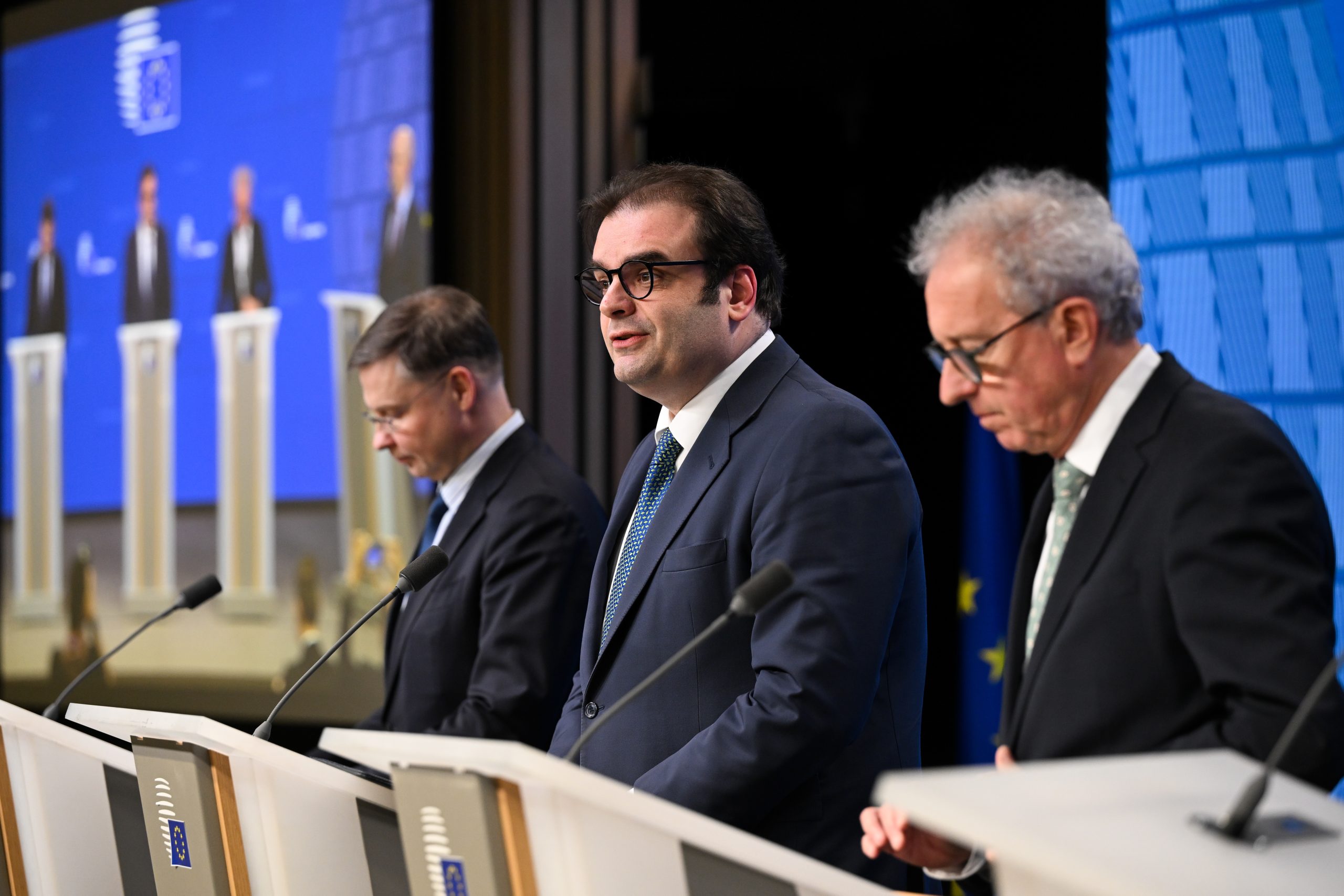 Ευρωζώνη: Το ευρώ ως αντίβαρο στο δολάριο στην εποχή Τραμπ