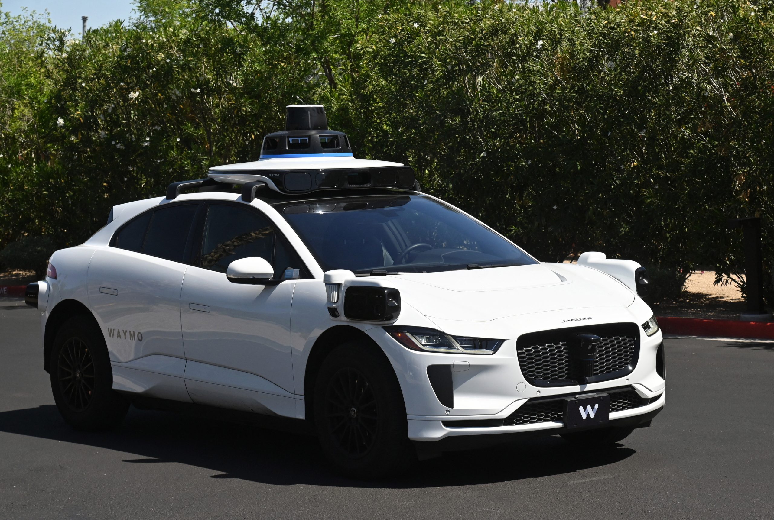 Ταξί χωρίς οδηγό ετοιμάζονται να βγουν στους δρόμους του Λονδίνου