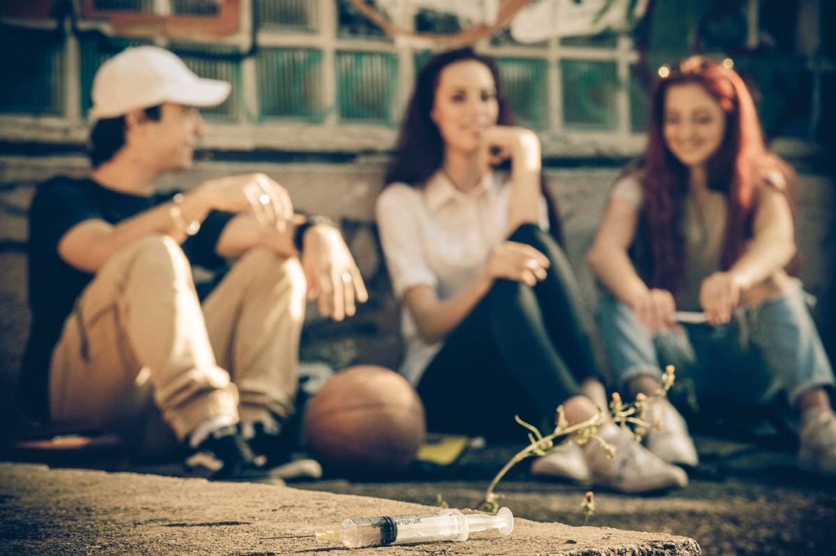 Ψηφιακός «κόφτης» σε καπνό, ποτό και μπαρ με το KidsWallet