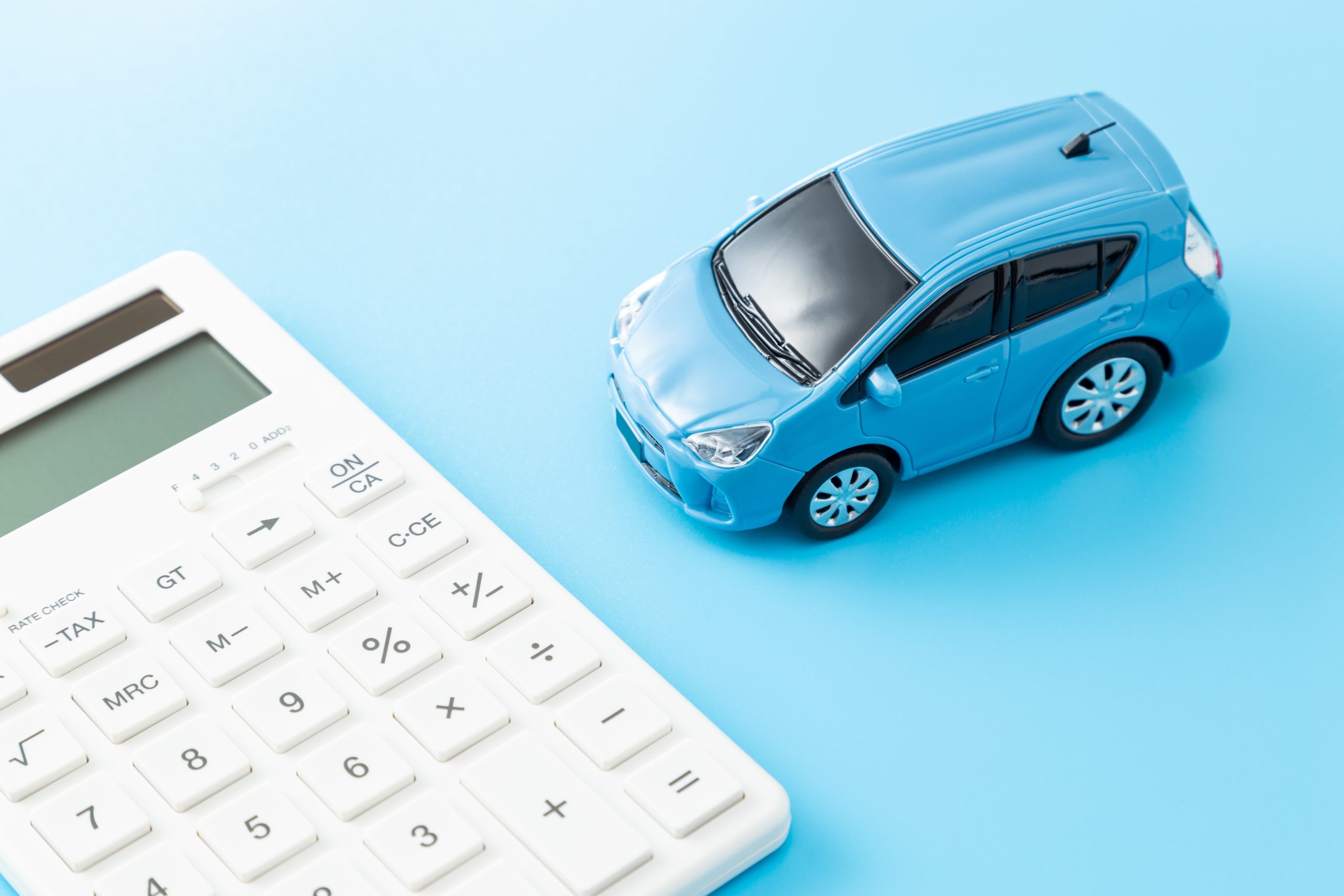 Στα ίδια επίπεδα τα ασφάλιστρα ηλεκτρικών αυτοκινήτων στην Ελλάδα – Γιατί αυξάνονται στην Ευρώπη