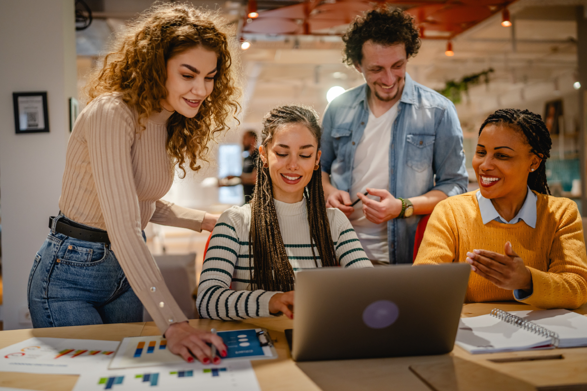 Nεανική ανεργία: Για πρώτη φορά κάτω από τον μέσο όρο της ΕΕ