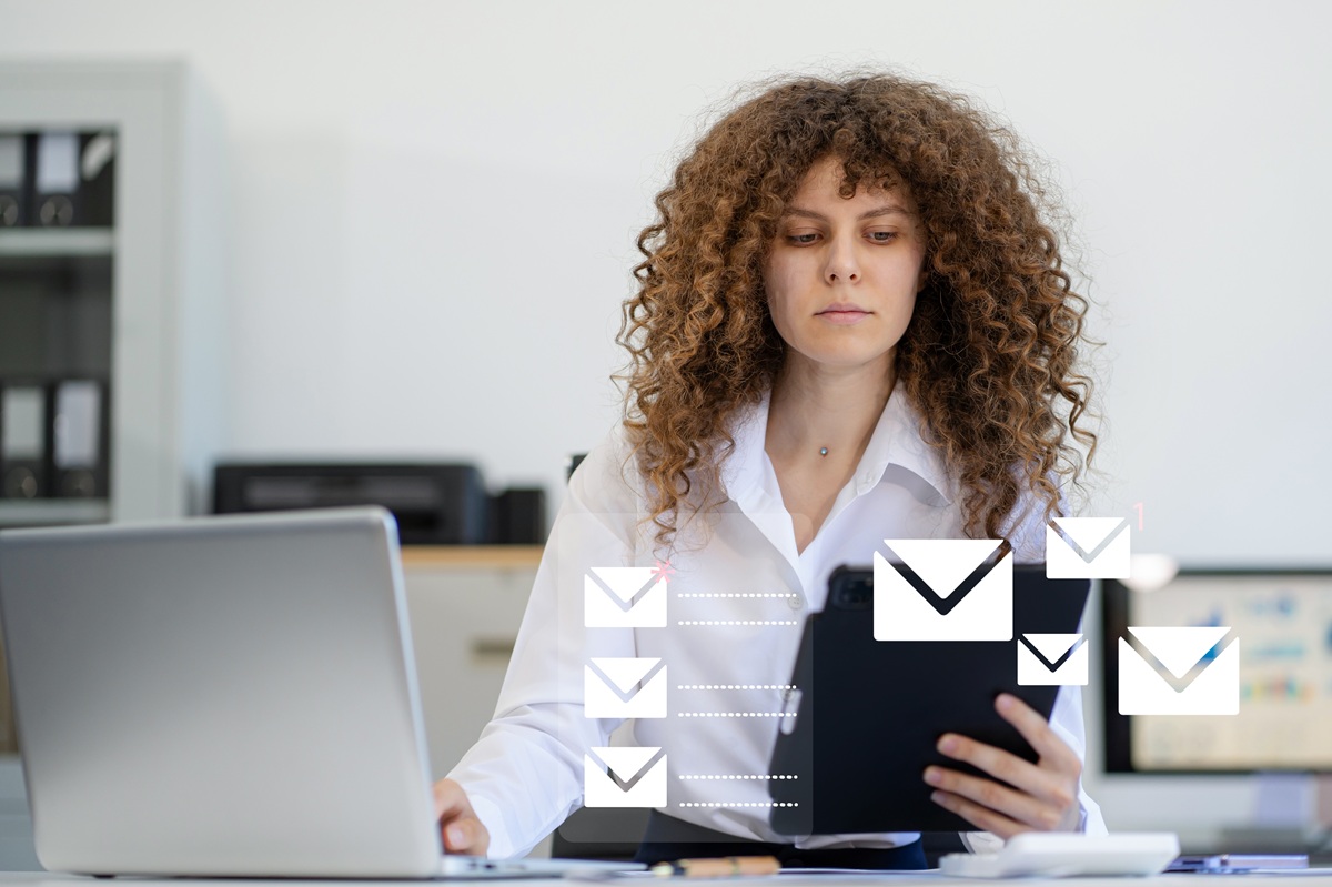 «Email Apnea»: Τα emails στη δουλειά μας κάνουν να ξεχνάμε να αναπνέουμε