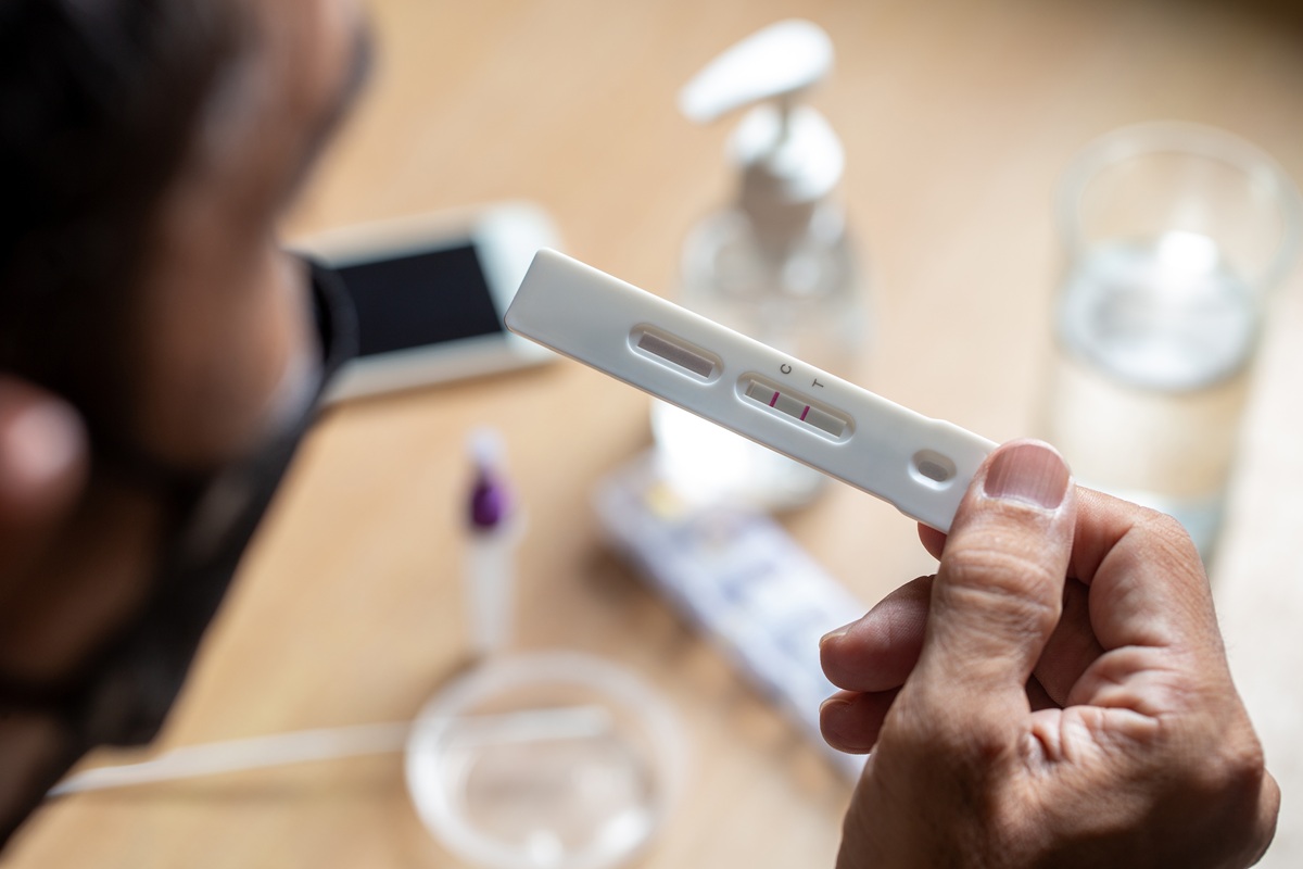 ΕΟΔΥ: 7 νεκροί από κορωνοϊό και 9 από γρίπη την τελευταία εβδομάδα