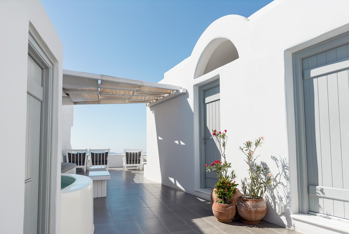 Real Estate: Γιατί μένουν στα «αζήτητα» τα μεγάλα και παλιά εξοχικά στην Ελλάδα – Η στροφή των ξένων αγοραστών