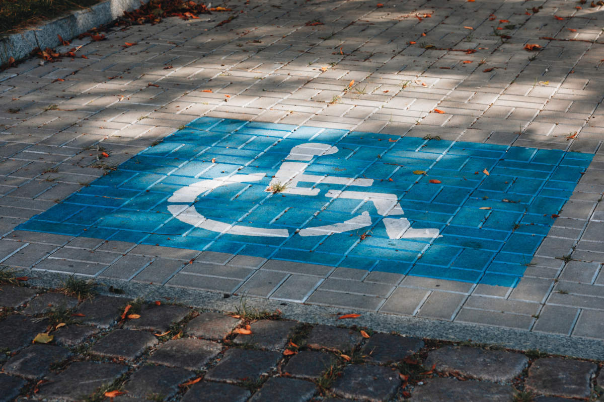 MyStreet: Υποδομές ΑμεΑ και Εθνικό Μητρώο Απινιδωτών στον ψηφιακό χάρτη