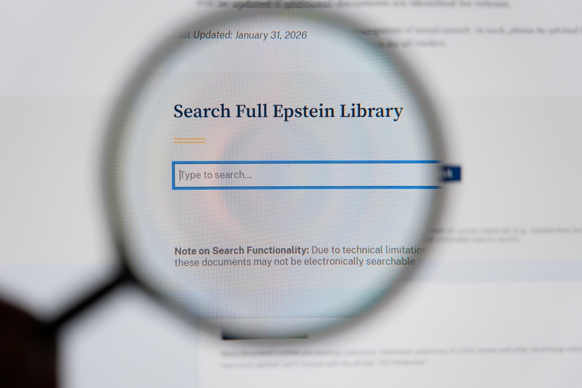 Ποια ανησυχητική αλήθεια αποκαλύπτουν τα αρχεία Επστάιν για την corporate Αμερική