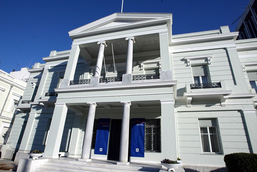 Ταξιδιωτική οδηγία του ΥΠΕΞ: Αποφύγετε επισκέψεις σε Παλαιστίνη, Ιράν και Ισραήλ