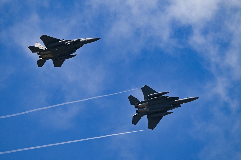 Το Κουβέιτ «κατά λάθος κατέρριψε» 3 αμερικανικά αεροσκάφη F-15, λένε οι ΗΠΑ (vid)