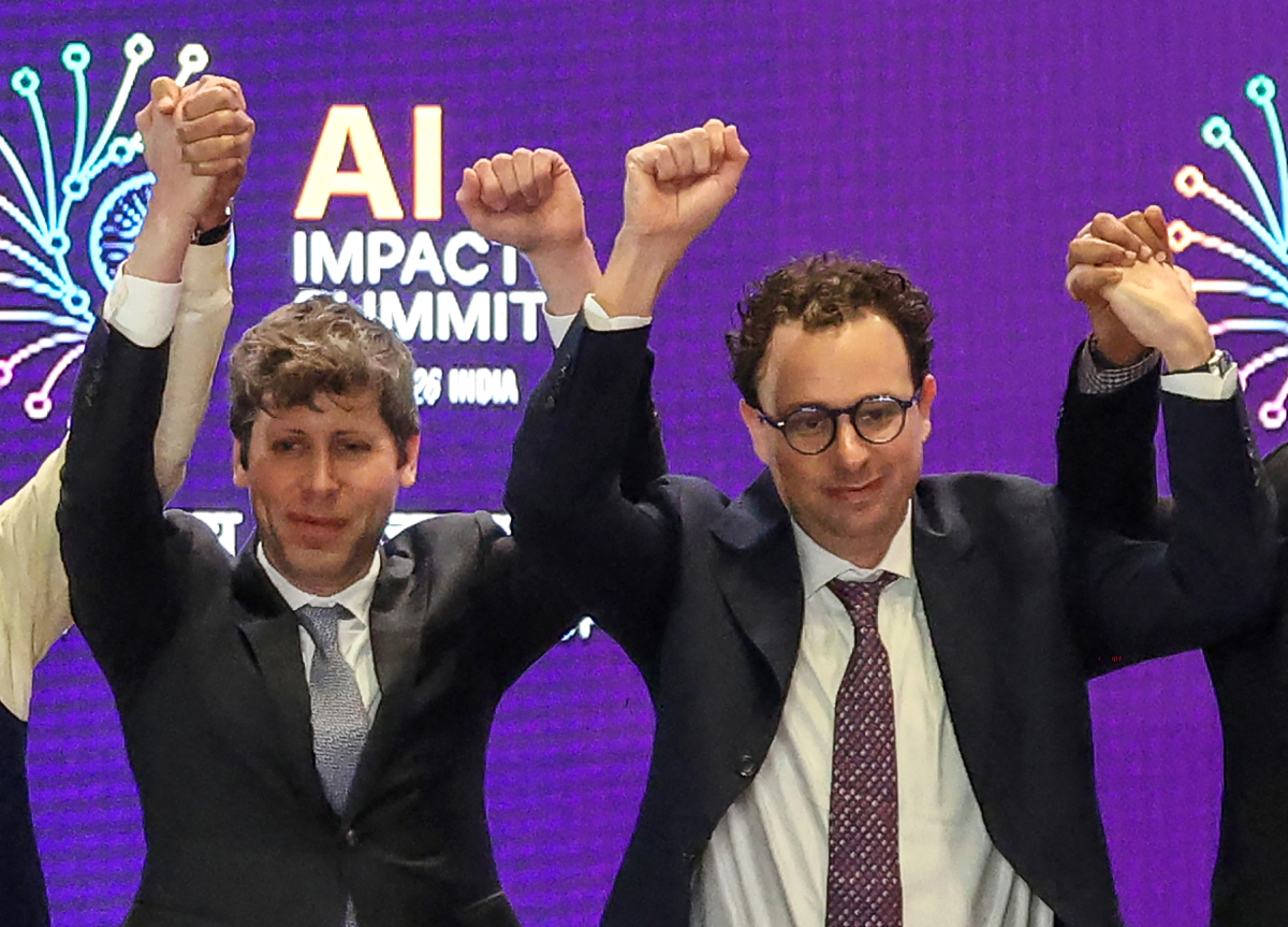 Το Claude εκτοπίζει το ChatGPT: Ποιος είναι στην κορυφή των λήψεων AI εφαρμογών