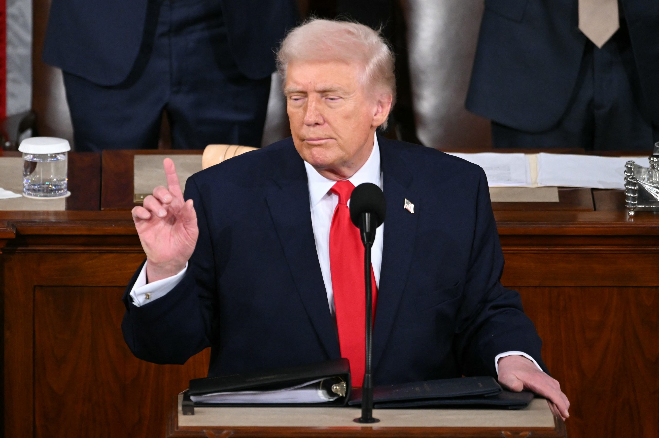 Τραμπ: «Καμία συμφωνία με το Ιράν χωρίς άνευ όρων παράδοση»