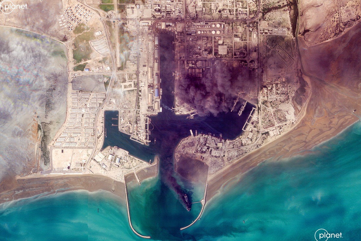 Στενά του Ορμούζ: Κατάρρευση της ναυτιλιακής κίνησης και ιστορικό σοκ στις αγορές πετρελαίου