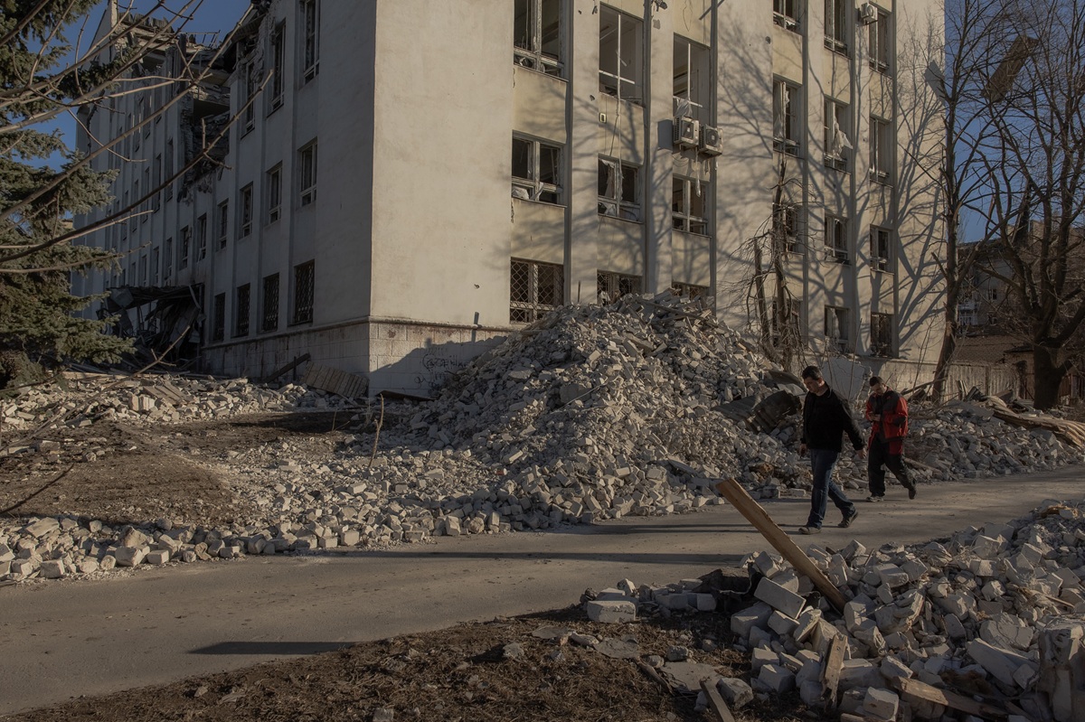 Πόλεμος στην Ουκρανία: Πολύνεκρος βομβαρδισμός στο Κίεβο – Απάντηση με ουκρανικά πλήγματα στη Ρωσία