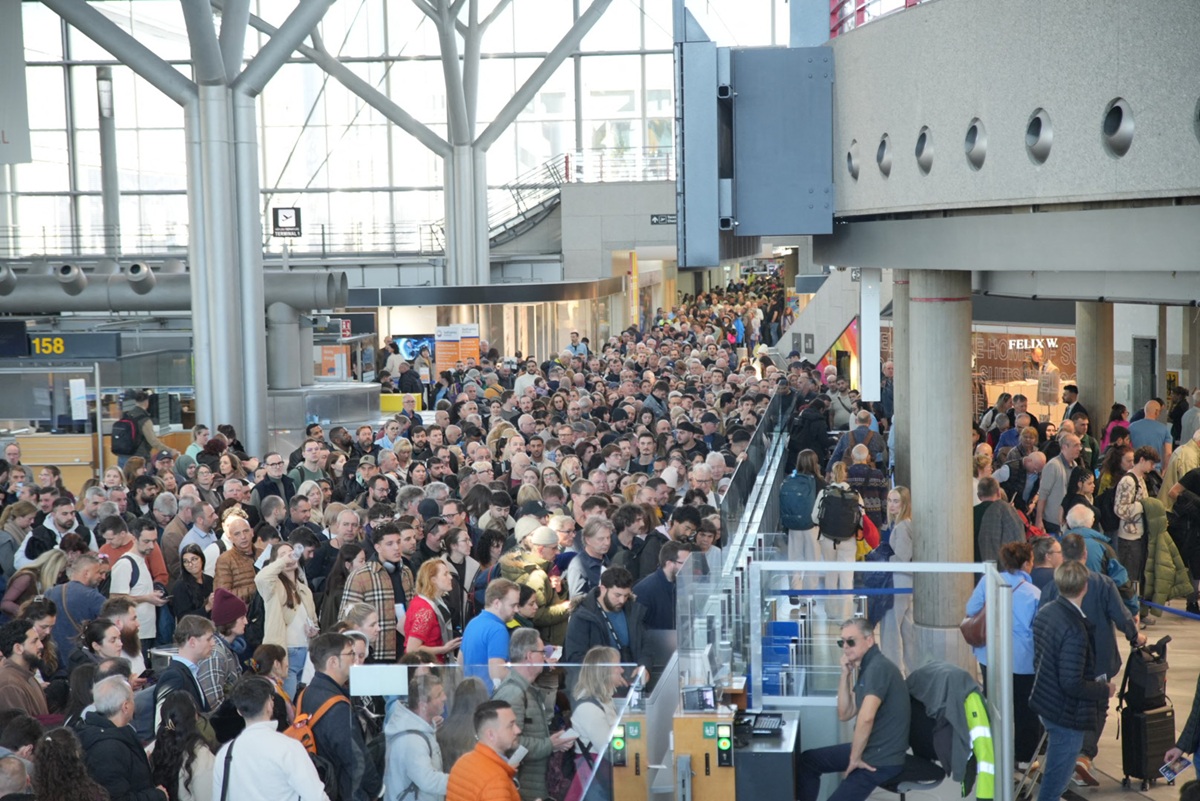 Αεροπορικό μπλακάουτ στη Μέση Ανατολή: Δύο εκατ. επιβάτες επηρεάζονται από ακυρώσεις πτήσεων