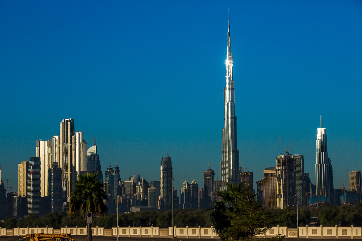 Καταρρέουν οι τιμές ξενοδοχείων στο Ντουμπάι – Διανυκτέρευση από 9 δολάρια κοντά στο Μπουρτζ Χαλίφα