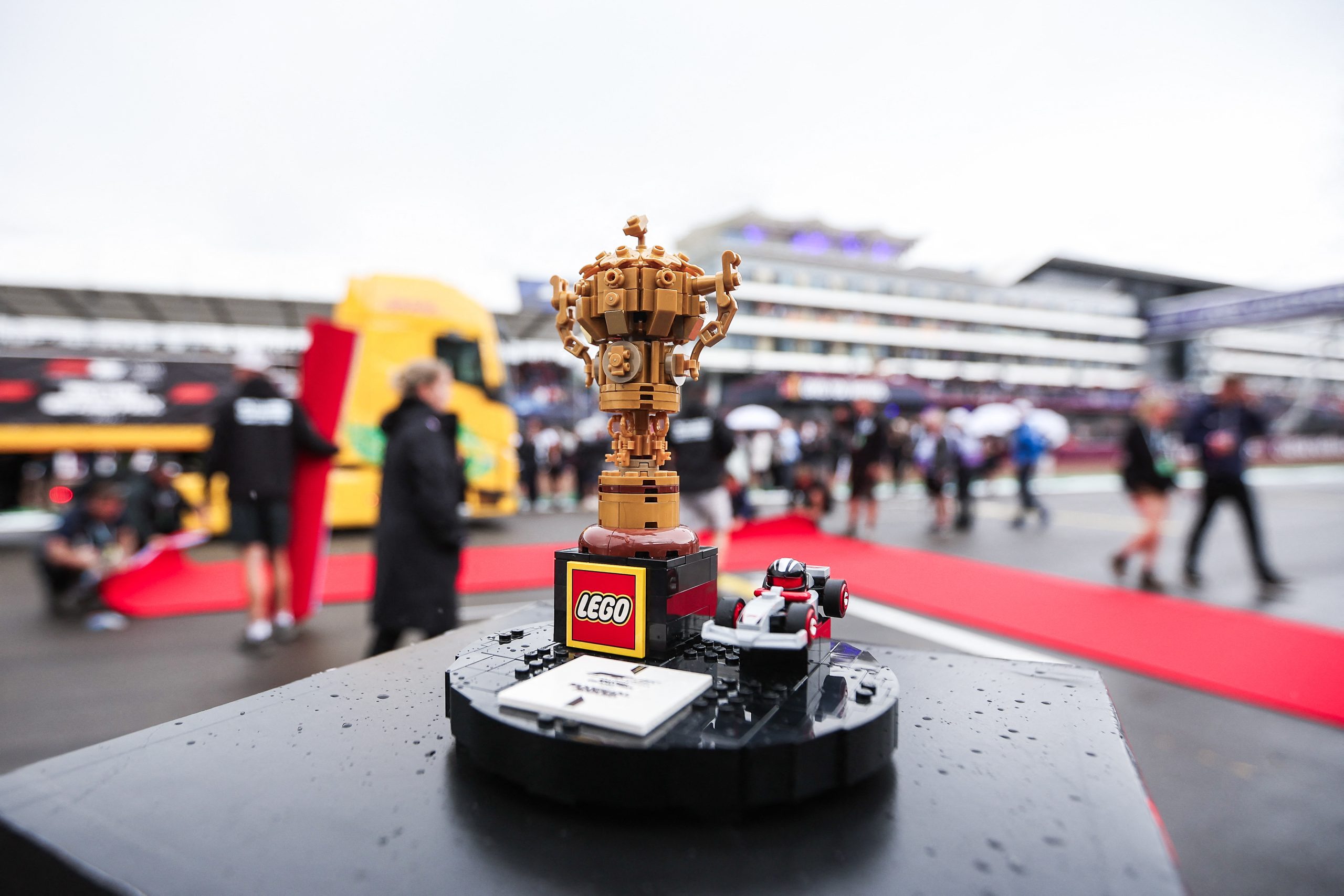 Lego: Ρεκόρ πωλήσεων το 2025 με πάνω από 860 νέα σετ και συνεργασίες με Fortnite & F1