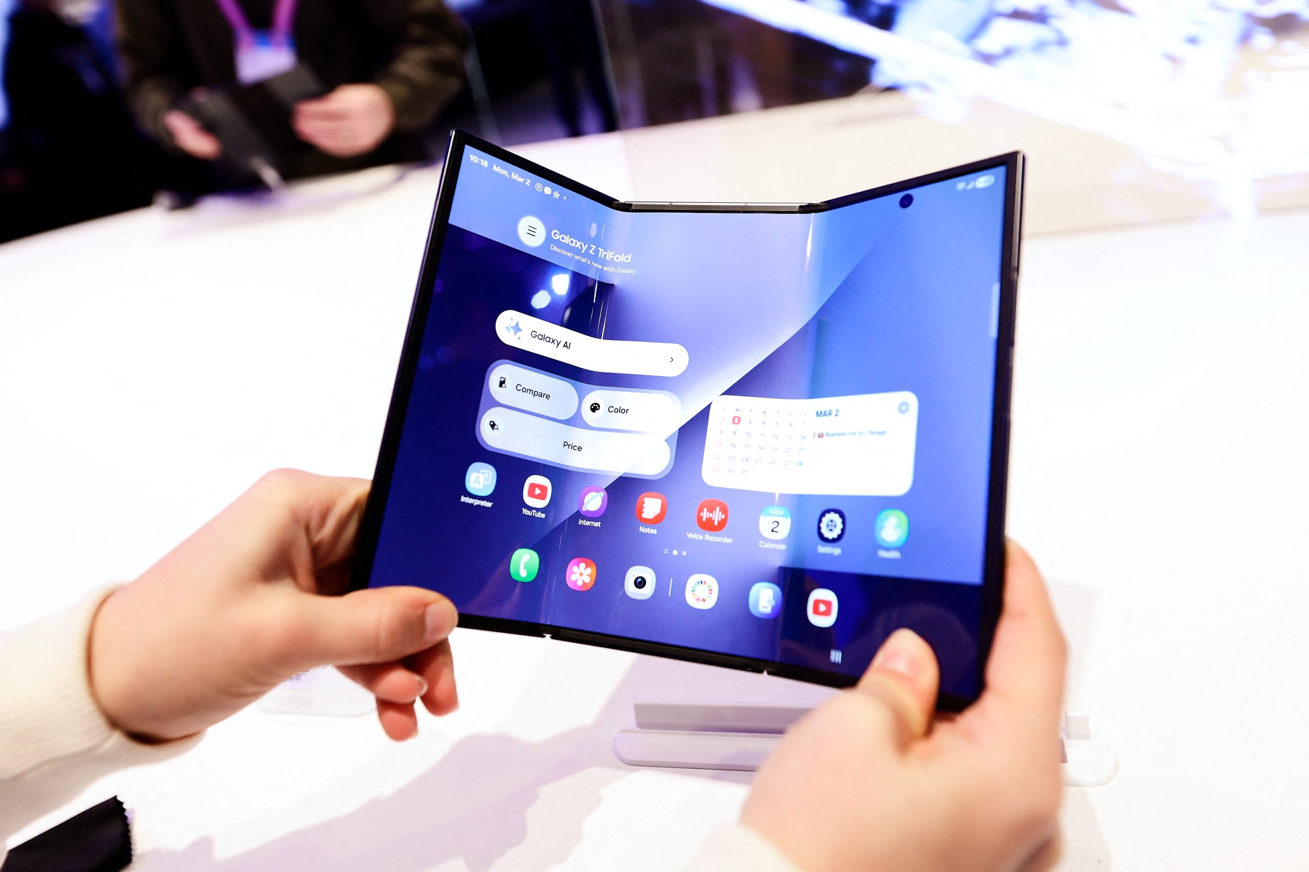 Samsung Galaxy Z TriFold: Γιατί αποσύρεται το smartphone των 2.899 δολ. μόλις σε 3 μήνες