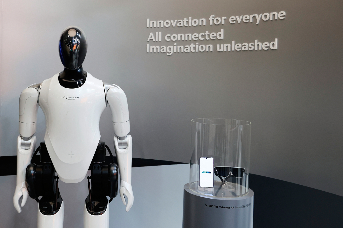 Xiaomi: Δοκιμάζει Ανθρωποειδή Ρομπότ στα Εργοστάσια EV – «Σαν Πρακτικάριοι», λέει η διοίκηση