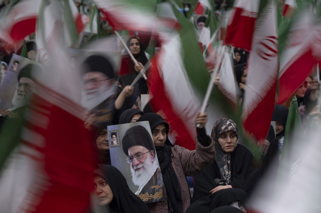 Ιράν: Η επόμενη ημέρα χωρίς τον Αγιατολάχ Αλί Χαμενεΐ – Ποιοι θα είναι στην εξουσία