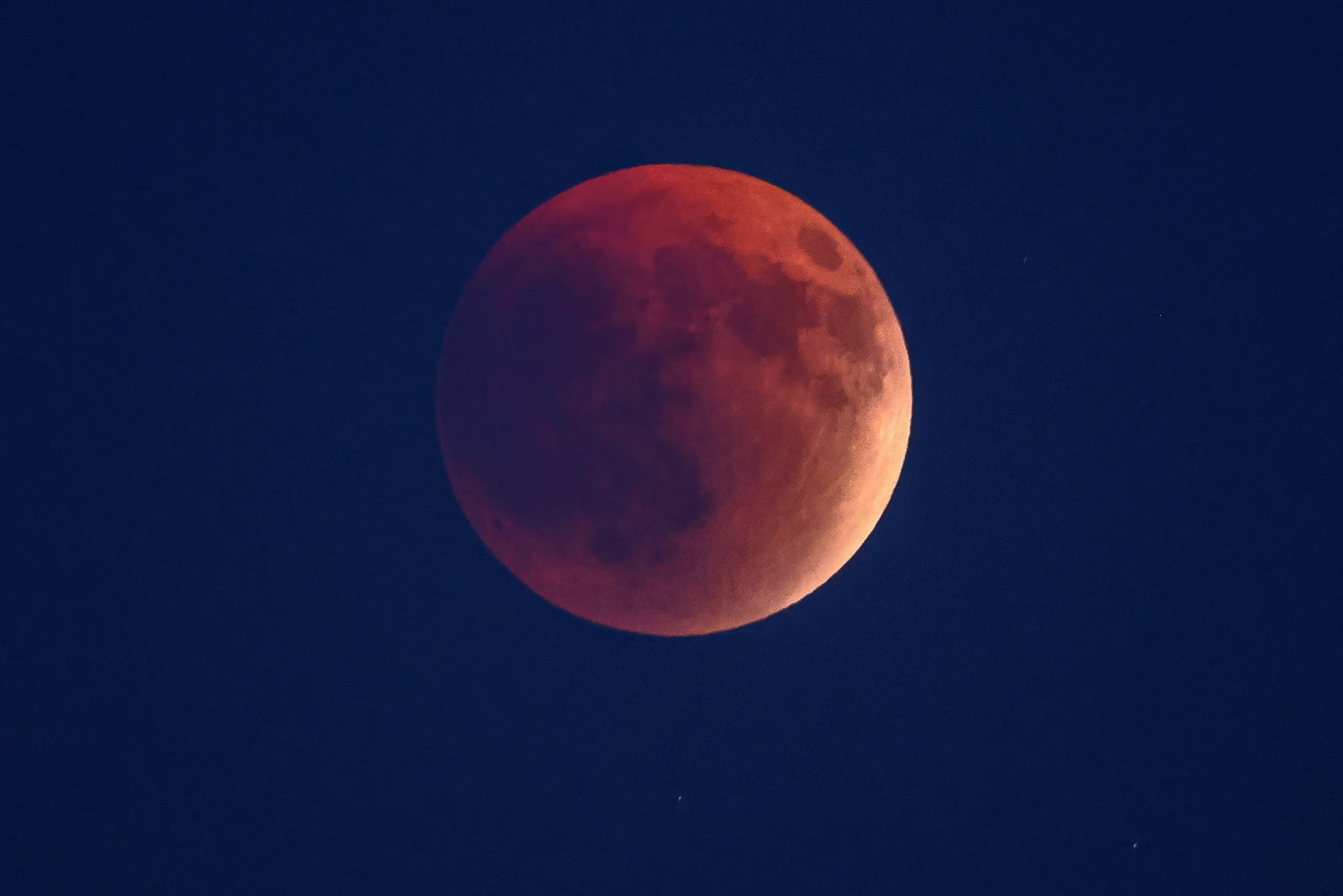 Πανσέληνος Μαρτίου: Πότε θα δούμε το «Ματωμένο Φεγγάρι»