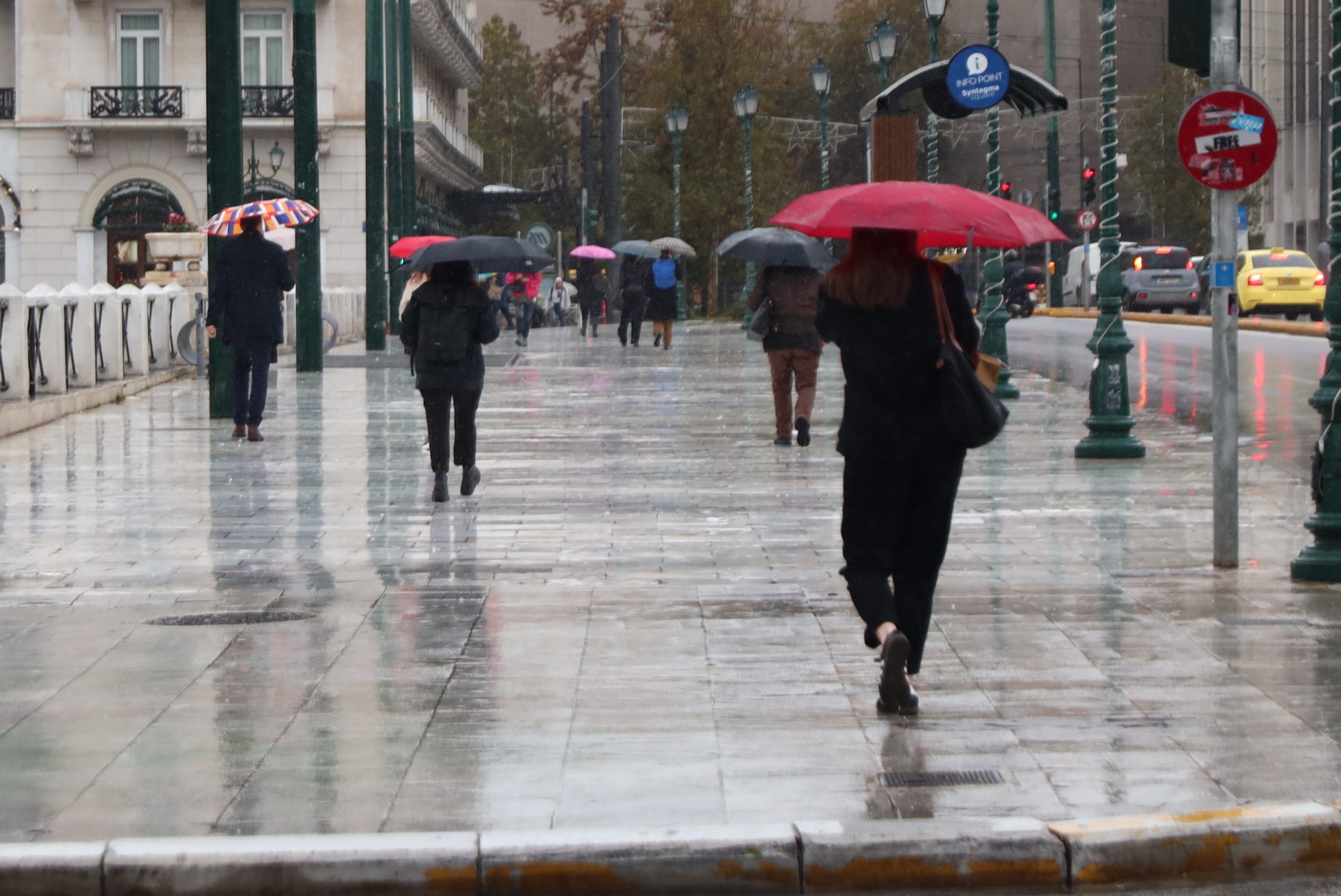 Καιρός: Έρχεται νέα κακοκαιρία – Βροχές, καταιγίδες και άνεμοι έως 10 μποφόρ