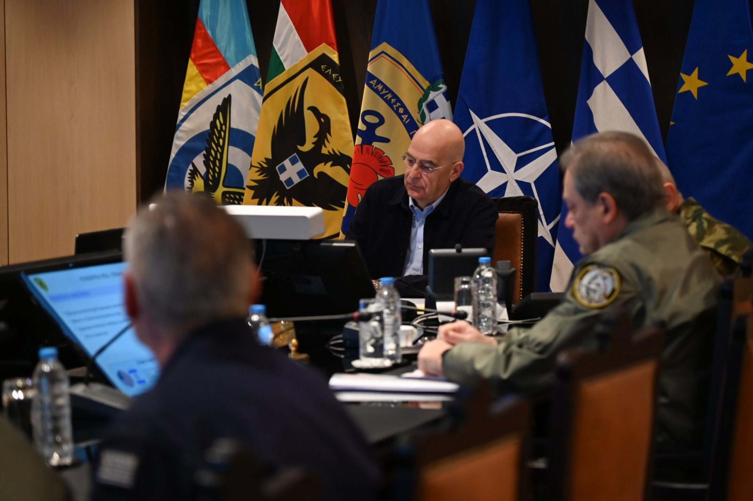 Μέση Ανατολή: Έκτακτη σύσκεψη στο ΥΕΘΑ υπό τον Νίκο Δένδια – Τι ειπώθηκε