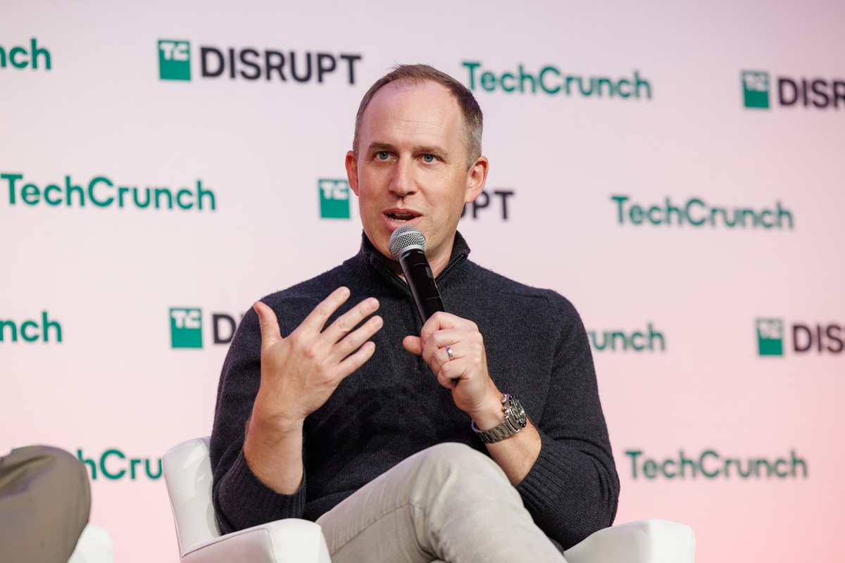 Πρόεδρος OpenAI: «Είναι συναισθηματικά δύσκολο να αφήνω την Τεχνητή Νοημοσύνη να γράφει τον κώδικά μου»