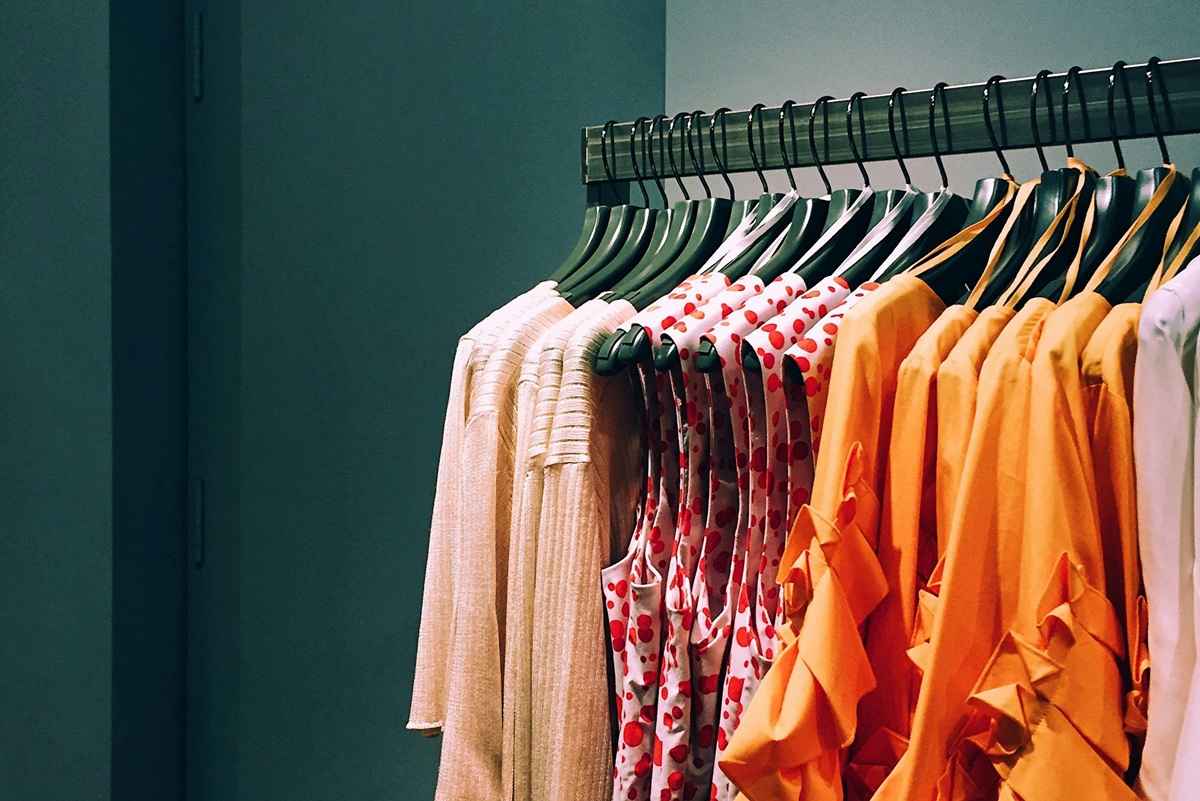 Τα τρία χρώματα που φοράς και «φωνάζουν» χαμηλή αυτοεκτίμηση