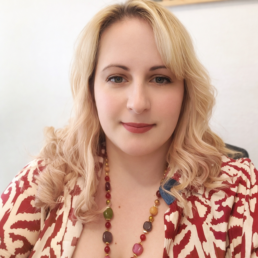 ΚΑΤΕΡΙΝΑ ΤΣΕΚΟΥΡΑ