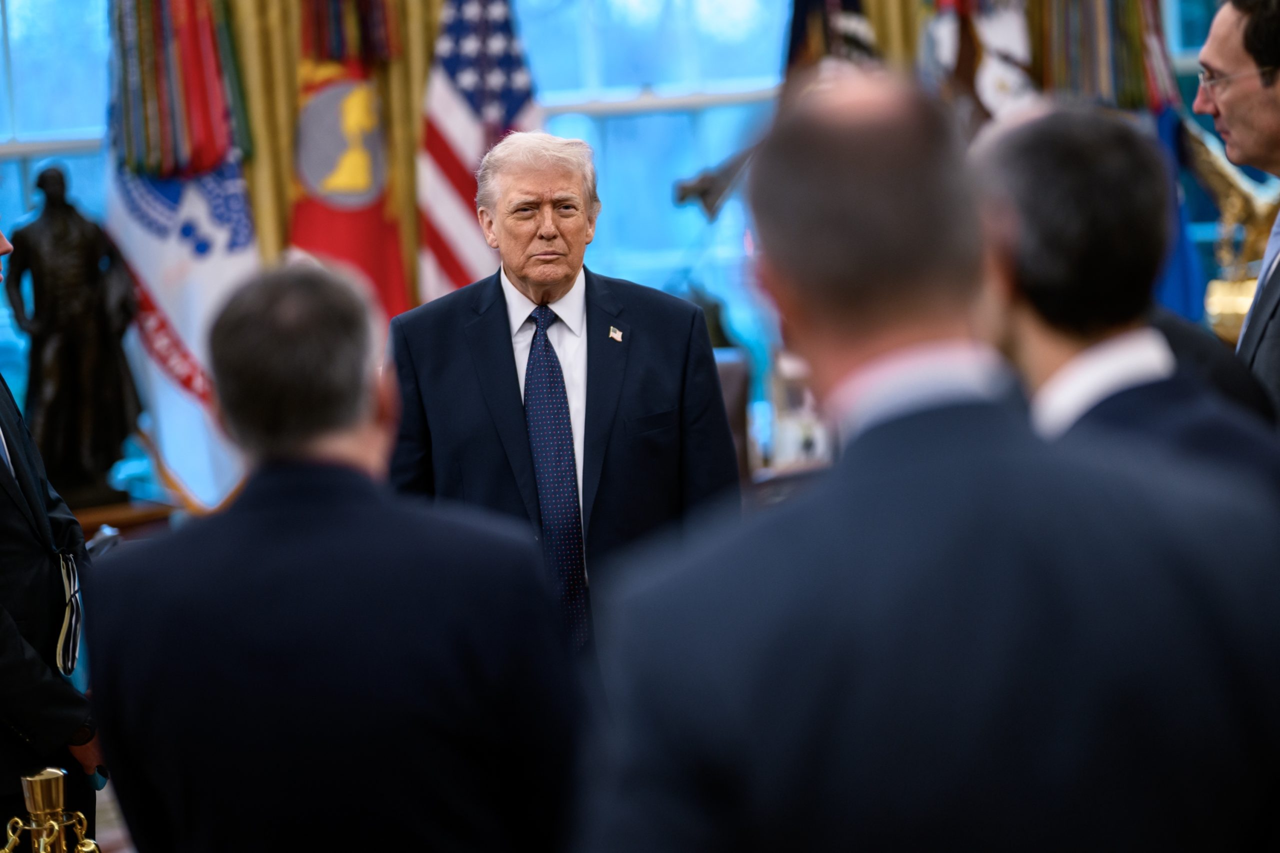 Τραμπ: Επιμένει για συμφωνία με το Ιράν και μιλά για αλλαγή καθεστώτος – Ράλι στις αγορές [upd]