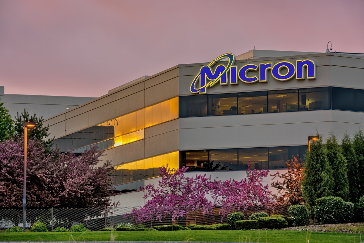 Micron: Γιατί η μετοχή πιέζεται παρά τα ιστορικά κέρδη – Tι βλέπουν οι αναλυτές