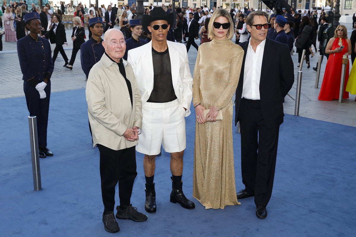 83χρονος δισεκατομμυριούχος χωρίζει τον 33χρονο σύζυγό του χωρίς προγαμιαίο συμβόλαιο — Τι θα συμβεί με την περιουσία των 9 δισ. δολαρίων