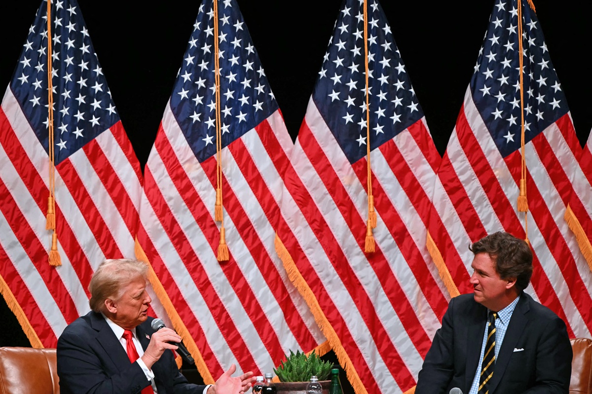 «Εμφύλιος» στο κίνημα MAGA: Πώς ο πόλεμος στο Ιράν οδήγησε στην ρήξη Τραμπ και Κάρλσον