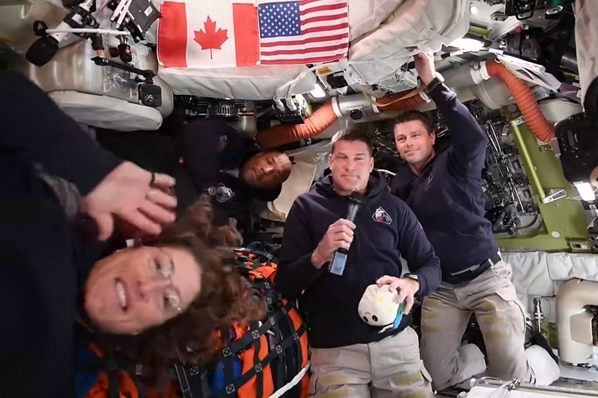 Artemis II: Στα μισά της διαδρομής οι αστροναύτες – Οι νέες εντυπωσιακές φωτογραφίες