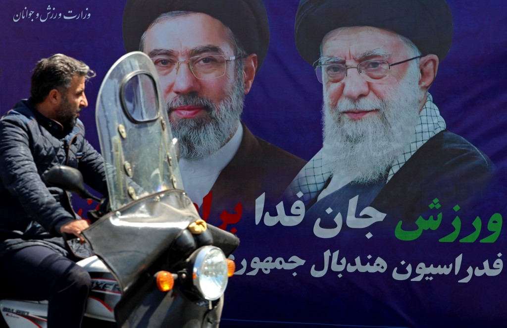 Ιράν: Το τεράστιο κόστος ανοικοδόμησης πιέζει για συμφωνία με τις ΗΠΑ