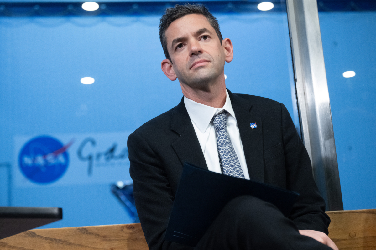 Το άκομψο σχόλιο του Τραμπ για τα «όμορφα αυτιά» του επικεφαλής της NASA