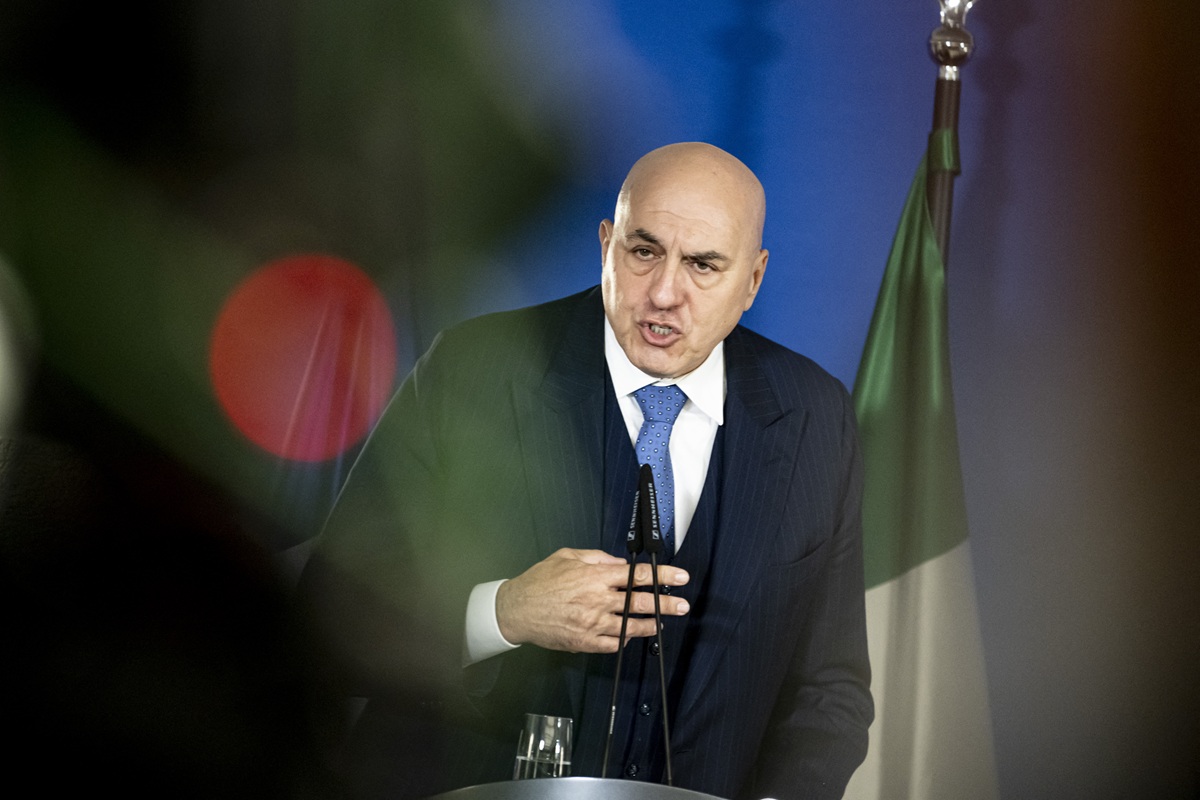 «Δεν υπάρχει όριο στην τρέλα»: Σοκαριστική προειδοποίηση για τον πόλεμο στο Ιράν από τον Ιταλό Υπουργό Άμυνας