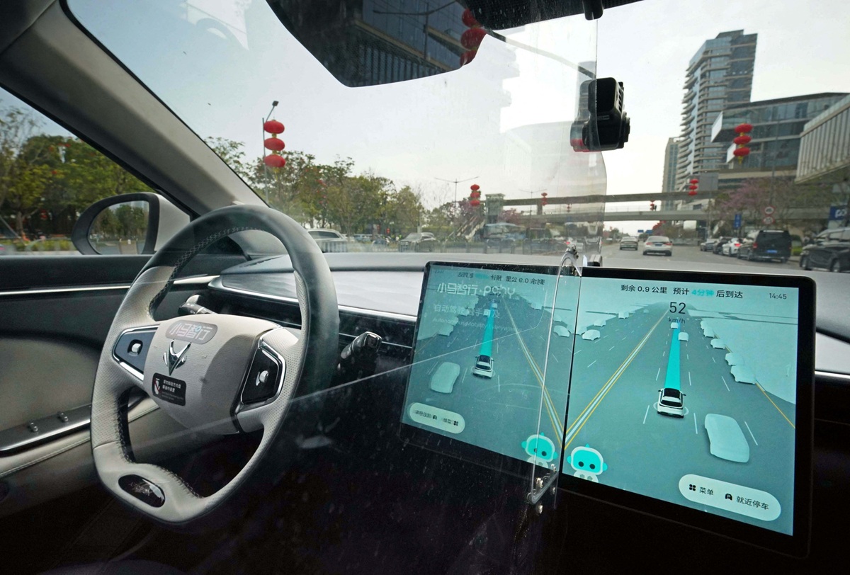 Χάος στην Ουχάν: 100+ robotaxis ακινητοποιήθηκαν στη μέση του δρόμου