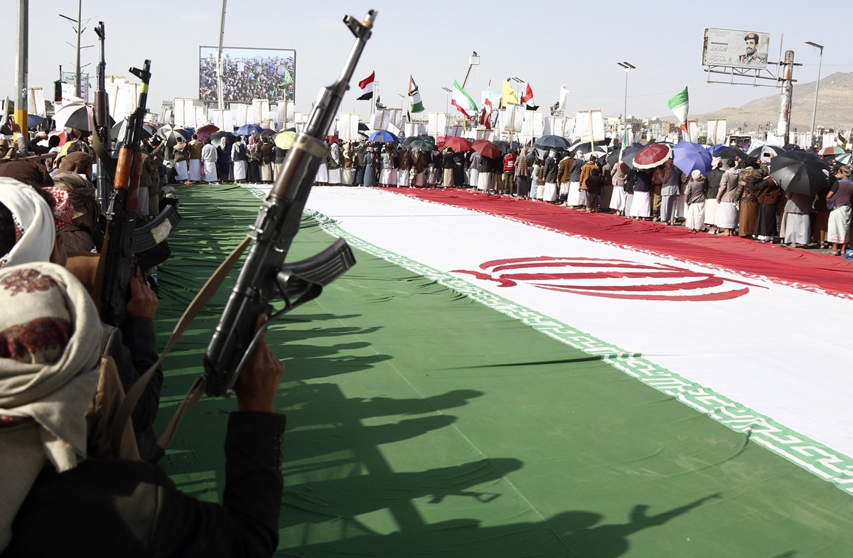 Μέση Ανατολή: Δύο αμερικανικά μαχητικά καταρρίφθηκαν στο Ιράν – Ανθρωποκυνηγητό για αγνοούμενο πιλότο