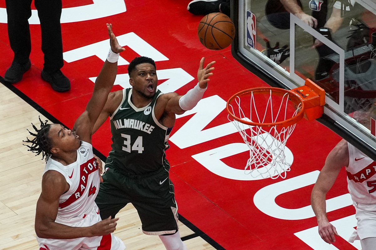 Γιάννης Αντετοκούνμπο: Έτοιμος να γράψει ιστορία στο NBA μαζί με τον Θανάση και τον Άλεξ