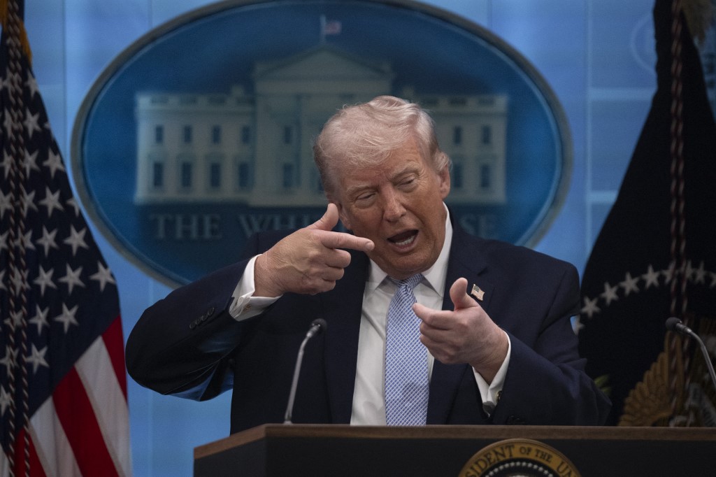 Αντίστροφη μέτρηση για το τελεσίγραφο Τραμπ – Τι θα συμβεί μετά – Η απάντηση της Τεχεράνης