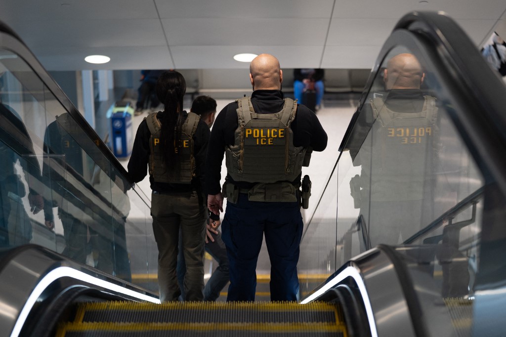 Αλλαγή φρουράς στην ICE και στην καρδιά της μεταναστευτικής πολιτικής Τραμπ