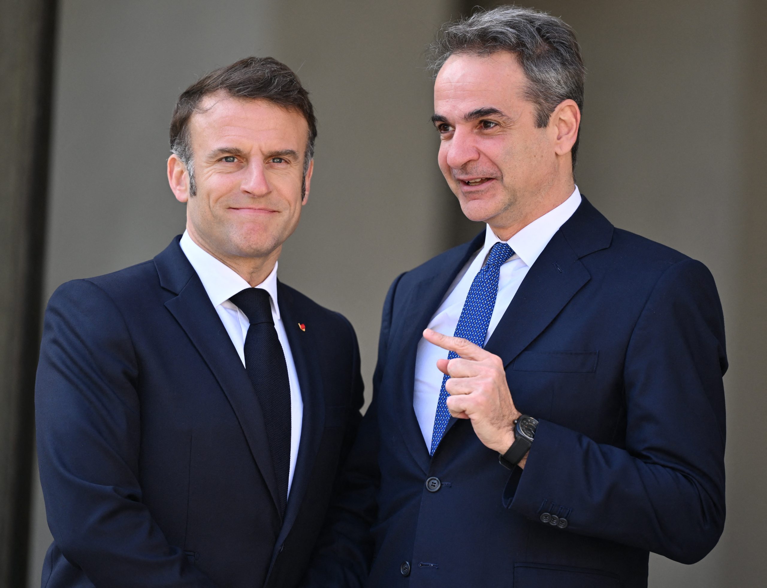 Στην Ελλάδα ο Μακρόν στις 24 – 25 Απριλίου: Στο επίκεντρο η άμυνα