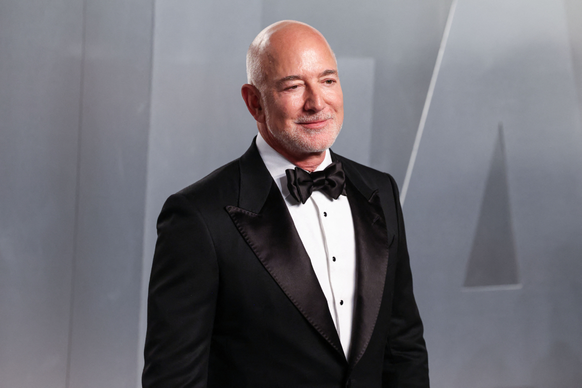 Ο Τζεφ Μπέζος ποντάρει στην «φυσική» AI: Η startup Project Prometheus στα 38 δισ. δολ.