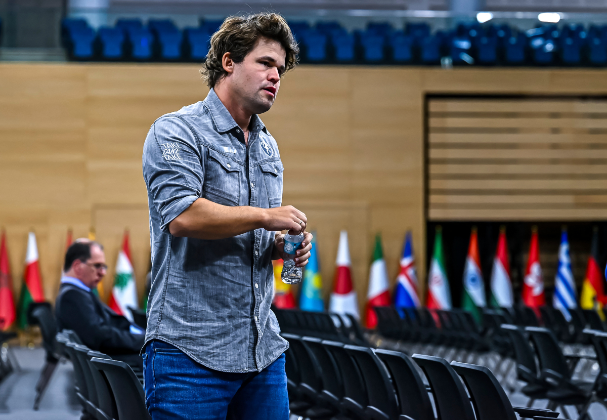 Σκάκι – Η selfie που έφερε πρόβλημα: Ο grandmaster Κάρλσεν κατήγγειλε αντιπάλo του για χρήση κινητού